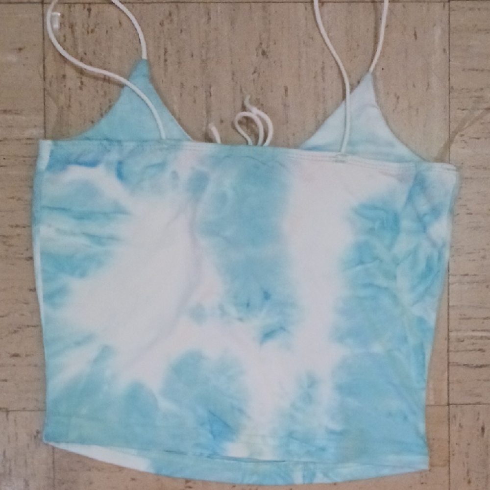 Patterned and Tie-Dye Women's Tops Set - Picture 7 of 8